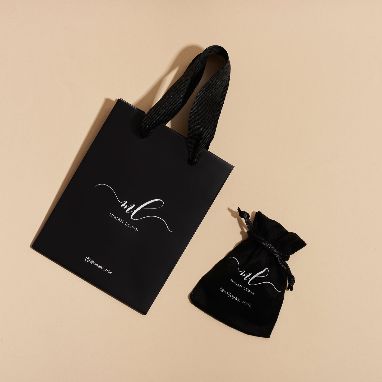 Pulsera perla y cristales negros, plata 925